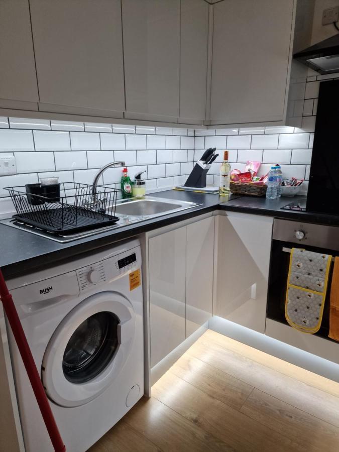 Balco Sherwood Apartment - 2 Bedrooms, 5 Beds - Sky Tv And Internet 诺丁汉 外观 照片