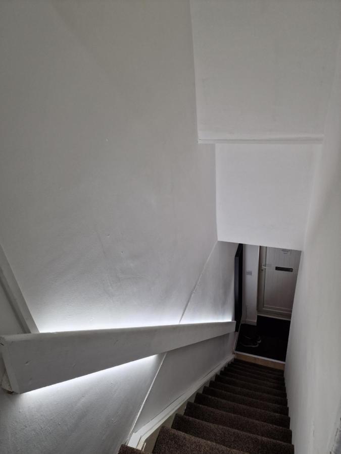 Balco Sherwood Apartment - 2 Bedrooms, 5 Beds - Sky Tv And Internet 诺丁汉 外观 照片