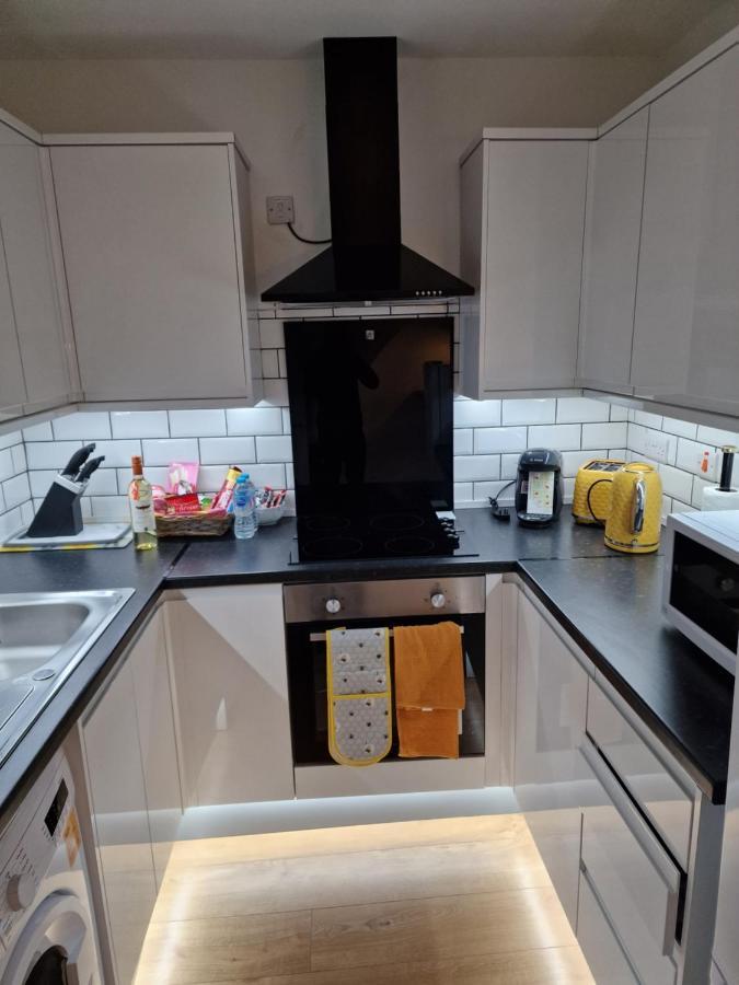 Balco Sherwood Apartment - 2 Bedrooms, 5 Beds - Sky Tv And Internet 诺丁汉 外观 照片
